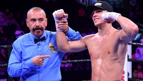 Profil Ray Corona, Wasit Tyson vs Jones