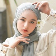 5 Warna Hijab yang Bikin Kulit Tampak Lebih Cerah dan Glowing