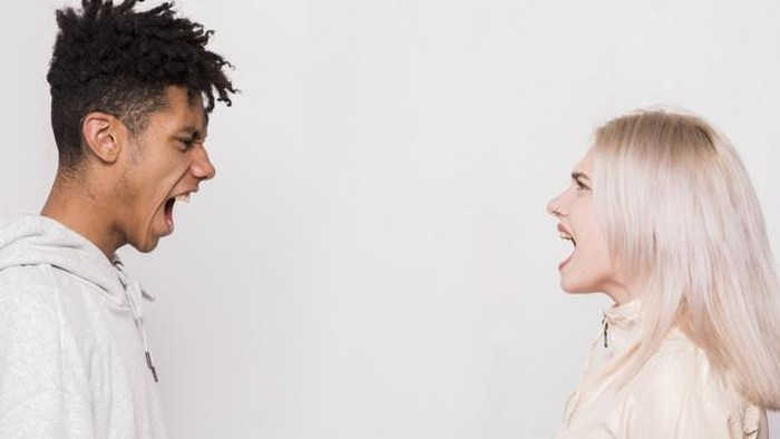 Alasan Mengapa Wanita Kerap Bertahan di Toxic Relationship