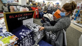 FOTO: Pesta Belanja Black Friday di Tengah Pandemi Corona