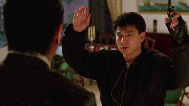 Bioskop Trans TV malam ini, Sabtu (28/11), akan menayangkan Casino Raiders (1989) pada pukul 21.30 WIB.