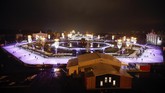FOTO: Melongok Gelanggang Ski Es Terbesar di Rusia Rusia membangun lintasan ski terbesar di negara tersebut di Kota Moskow, pembukaan digelar pada Jumat (27/11) waktu setempat.