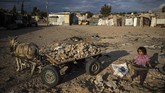 FOTO: Blokade Israel Hancurkan Ekonomi Gaza Blokade Israel terhadap Jalur Gaza sejak 2007 menyebabkan wilayah yang terkepung kerugian hingga 16,7 miliar dolar AS.