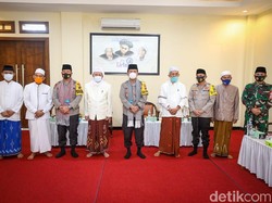 Jelang Pilkada, Kapolda Jatim Kunjungi Ponpes Lirboyo dan Al Amien