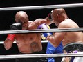 Kisah Mike Tyson Digigit Singa