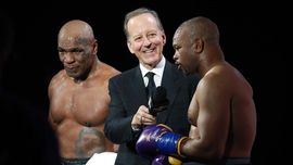 Meme Kocak Tyson vs Jones Imbang