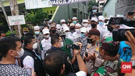 Polisi Datangi Rumah Rizieq Shihab di Petamburan