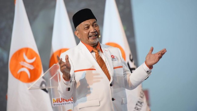 Presiden PKS Ahmad Syaikhu mengatakan puluhan pegawai KPK tersingkir lantaran gagal TWK telah mengoyak rasa keadilan dan menyakiti nurani publik.