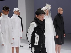 5 Desainer Indonesia yang Sukses Mendunia, Dipakai Lady Gaga-Madonna