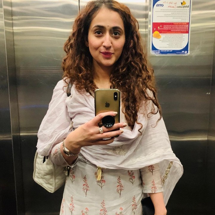 <p>Shaheer Sheihk dan Ruchikaa Kapoor menganut agama yang berbeda, Bunda. Shaheer Sheikh merupakan seorang Muslim. Sedangkan, Ruchikaa Kapoor menganut agama Hindu. (Foto: Instagram @ruchikaakapoor)</p>