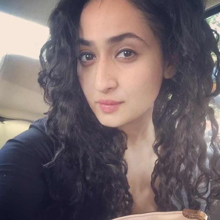 <p>Shaheer Sheikh dan Ruchikaa Kapoor sama-sama terbuka di media sosial soal agama yang dianut. Shaheer Sheikh pernah mengunggah foto ibunya yang mengenakan jilbab. Sementara Ruchikaa Kapoor pernah mengunggah foto ketika merayakan festival Hindu India. (Foto: Instagram @ruchikaakapoor)</p>