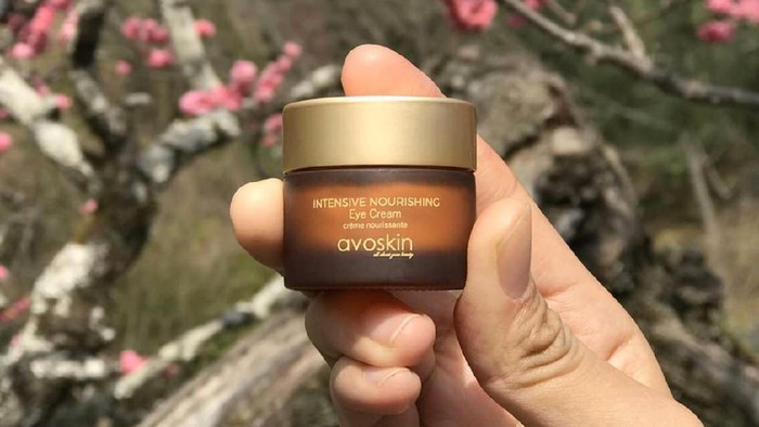 Yuk Atasi Mata Panda dengan 3 Eye Cream Lokal ini! Yuk Atasi Mata Panda dengan 3 Eye Cream Lokal ini!