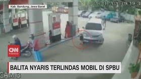 VIDEO: Viral Bocah Nyaris Terlindas Mobil di SPBU