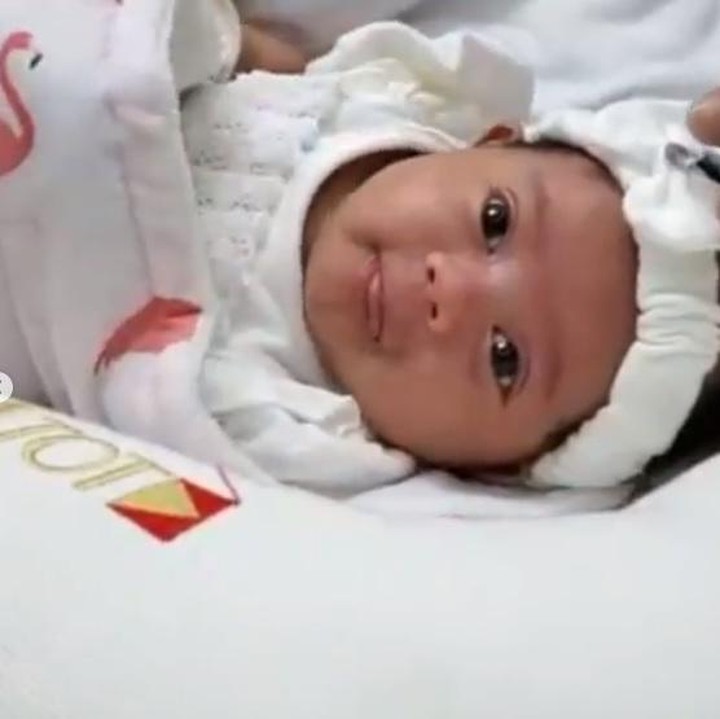 <p>Mantan suami Lulu Tobing, Danny Rumakana baru saja menggelar acara selapanan untuk anak pertamanya dengan sang istri, Raiyah Caesaria. (Foto: Instagram @princessraiyah)</p>
