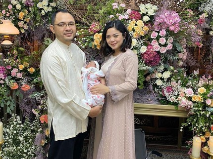 5 Potret Selapanan Putri Pertama Eks Lulu Tobing, Baby Kiara Menggemaskan