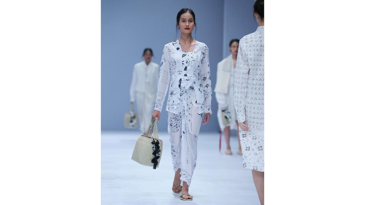 FOTO: Hijaukan Bumi Lewat Sustainable Fashion 3 Desainer DFK