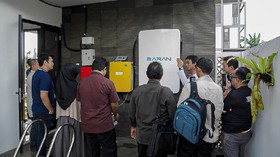 Pengalaman Memasok Listrik Rumah dengan Tenaga Surya