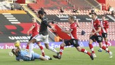 FOTO: Cavani Buat Man Utd Menang Dramatis Edinson Cavani membawa Manchester United menang dramatis atas Southampton. Simak foto pilihan laga tersebut.
