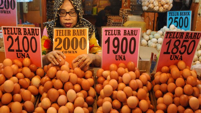 Rata-rata harga telur ayam ras di pasar tradisional naik 4,91 persen ke Rp27.750 per Kg pada Senin (8/2).
