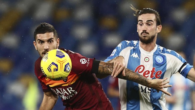 Napoli meraih kemenangan telak 4-0 atas AS Roma dalam pertandingan pekan kesembilan Liga Italia, Senin (30/11) dini hari waktu Indonesia.
