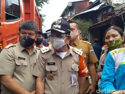 Plh Wali Kota Jakarta Pusat Tinjau Kebakaran di Petamburan 2
