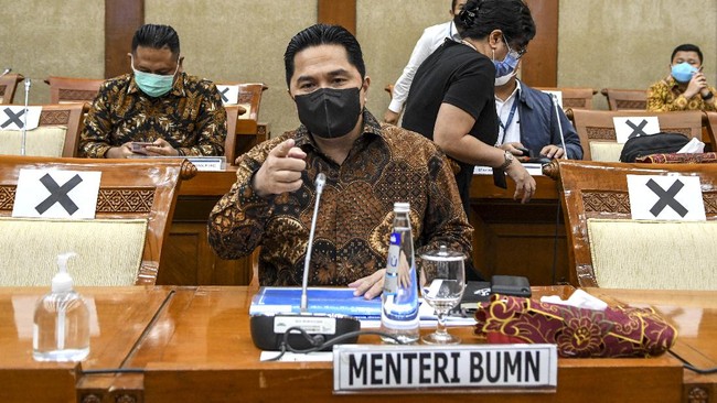 Menteri BUMN Erick Thohir mencopot 2 direksi Antam. Berikut rinciannya.