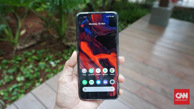 Realme 7 Pro dilego seharga Rp4,999 juta yang bersaing dengan Oppo Reno 4 yang juga dijual di harga yang sama.