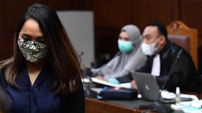 Pengeluaran rumah tangga terdakwa Pinangki Sirna Malasari dibeberkan adiknya sendiri dalam sidang kasus Djoko Tjandra.