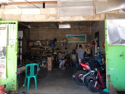 Mampir ke Petrikbike, Bengkel yang Modifikasi Motor Bensin Jadi Motor Listrik