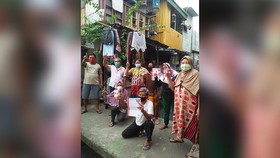 Risma Surati Warga Surabaya Ajak Pilih Nomor Satu