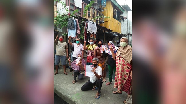 Pasangan calon wali kota Surabaya Eri Cahyadi dan calon wakil wali kota Armudji mendapatkan dukungan dari Tri Rismaharini selaku Ketua DPP PDI Perjuangan.