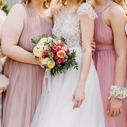 Contek Inspirasi Dress Terbaik Untuk Hadir ke Acara Penikahan!