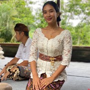 Cantik Banget, Ini 8 Pesona Artis Indonesia dalam Balutan Kebaya Bali!
