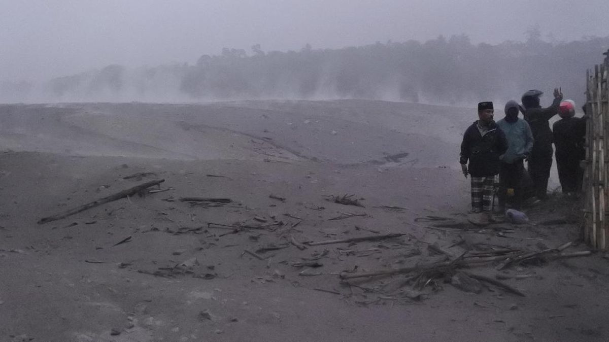 Kawasan Semeru Hujan Deras, Banjir Lahar Dingin Kembali Meluap