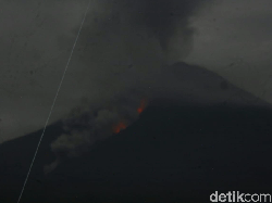 Gunung Semeru Meletus, Penerbangan di Jatim Masih Aman
