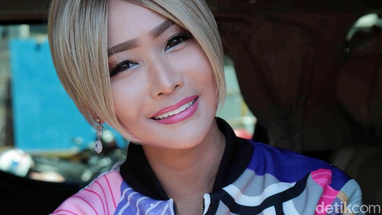 Inul Daratista saat ditemui di kawasan Trans TV.