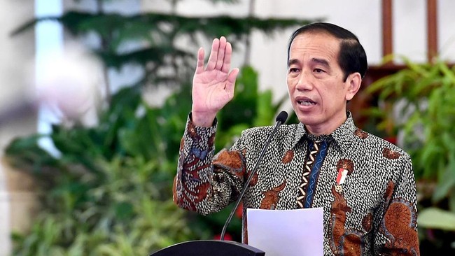 Presiden Jokowi mengumpulkan semua menteri di Istana Negara dalam sidang kabinet paripurna untuk membahas sejumlah isu krusial.