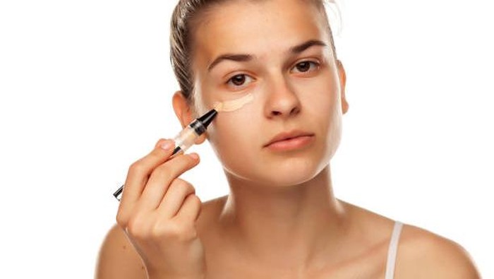 Kenali Macam-macam Warna Concealer Beserta Fungsinya!