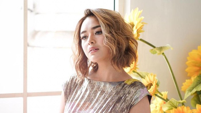 Tengok Gaya Fashion dari Amanda Manopo, Cute but Still Hot!