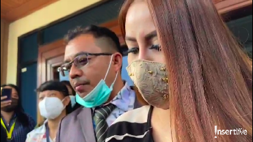 img-title Gugat Cerai Suami, Nita Thalia Pindah Manajemen hingga Kebanjiran Job