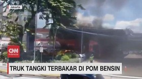 VIDEO: Truk Tangki Terbakar di Pom Bensin