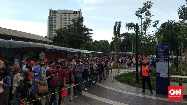 PT KCI Minta operasional Pasar Tanah Abang dievaluasi agar Stasiun Pasar Tanah Abang bisa melayani pekerja, bukan mereka yang berbelanja.