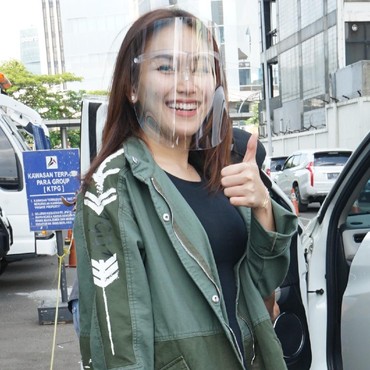 Jawaban Ayu Ting Ting Saat Ditanya Rencana Nikah dengan Adit Jayusman