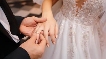 img-title Fakta Mengejutkan di Balik Video Viral Pacaran 5 Tahun Ditinggal Nikah