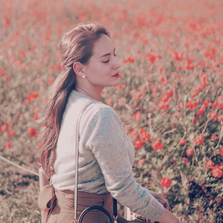 <p>Chantal Della Concetta kini terlihat lebih cantik dengan rambut panjangnya yang berwarna cokelat. (Foto: Instagram @chantaldellaconcetta_)</p>