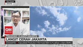 VIDEO: Ramai-ramai Pamer Langit Cerah Jakarta