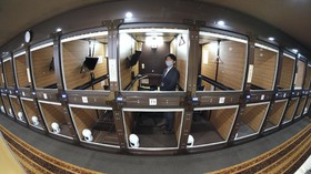 Bermalam di 'Kapuseru Hoteru', Gaya Berhemat Liburan di Jepang