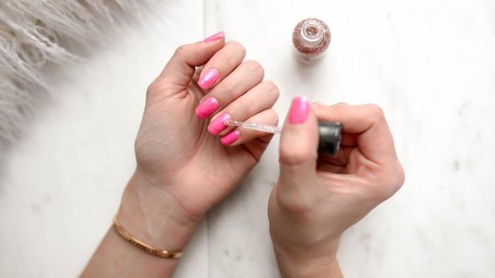 Tampil Beda dengan 7 Desain Nail Art yang Ngetren di Tahun 2021, So Cute So Gemas! Tampil Beda dengan 7 Desain Nail Art yang Ngetren di Tahun 2021, So Cute So Gemas!