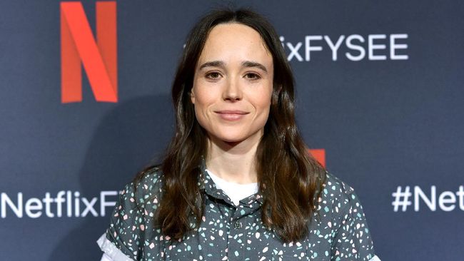 Selebritas Elliot Page mengumumkan bahwa ia bercerai dengan Emma Portner setelah terikat dalam hubungan pernikahan sejak 2018.