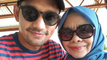 Ibnu Jamil ungggah foto kenangan bareng calon mertua